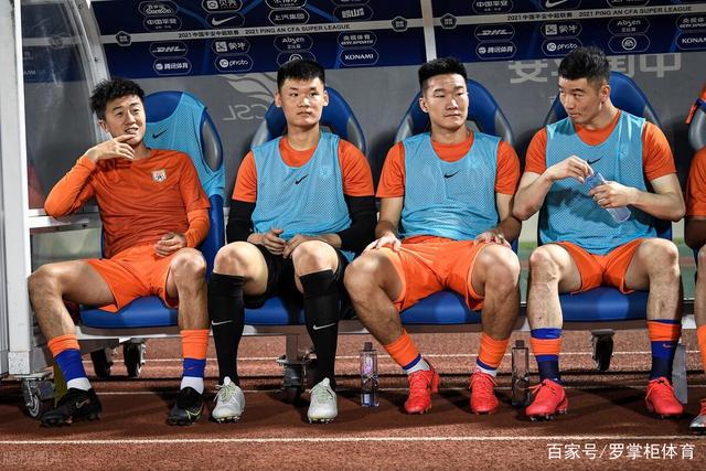 杨瀚森还是胡金秋，国青战友或国家队大哥，谁更适合搭档王俊杰？